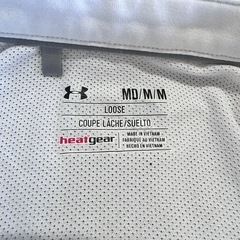 【使用1,2回】Mサイズ メンズ 白 メッシュ アンダーアーマー　ゴルフウェアの画像