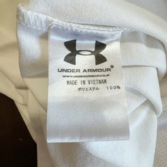 【使用1,2回】Mサイズ メンズ 白 メッシュ アンダーアーマー　ゴルフウェアの画像