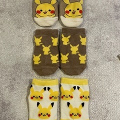 ピカチュウ　ソックス　靴下