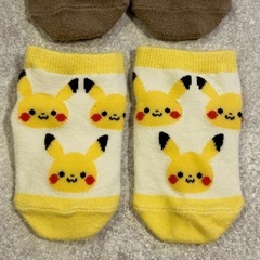 ピカチュウ　ソックス　靴下の画像