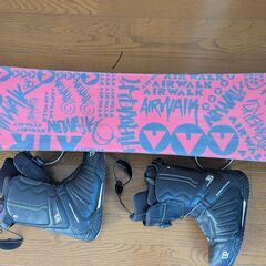 スノボード145㎝とブーツ25.0㎝の画像