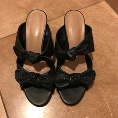 黒　サンダル　２３未使用の画像