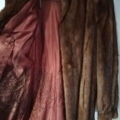 SAGA MINK　毛皮のコートの画像