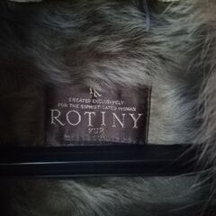 ROTINY　毛皮のコートの画像
