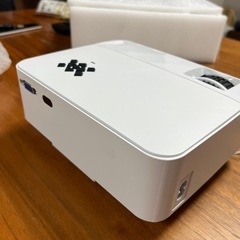 TOPVISION プロジェクター小型 の画像