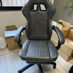 ゲーミングチェアあげます