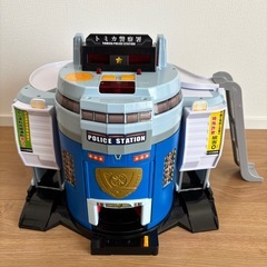 【お取引き決定】トミカ　ぐるっと変形！ＤＸポリスステーション