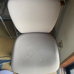最後の値下げですパソコンラックとイスの画像