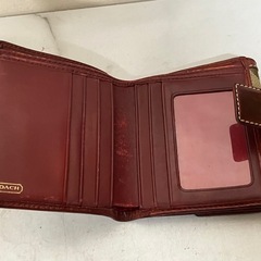 ☆値下げ☆I2412-385 COACH 2つ折り財布 汚れ 色はげあり 小銭入れボタンゆるい ポケット6こありの画像
