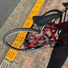 シボレークロスバイク　6段ギア　700×32C 赤　大人用自転車の画像