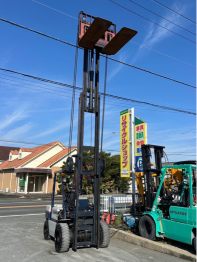 KOMATSU コマツ FG30-11 フォークリフト/日石ロードプッシュプルアタッチメント付き/3トン/4369時間/3段マスト/動