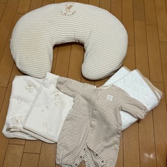 オーガニックコットン授乳枕と服、防水シートセット