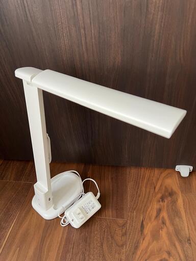 ニトリ LEDテーブルランプ YP500DL
