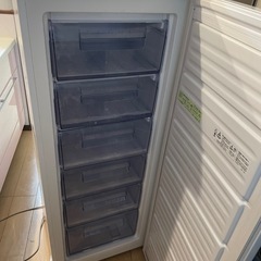 SHARP 冷凍庫の画像