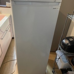 SHARP 冷凍庫の画像