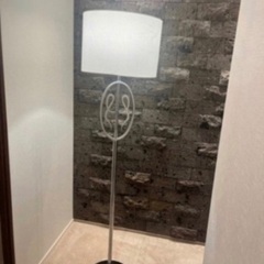 扇風機とフロアライト　２点の画像