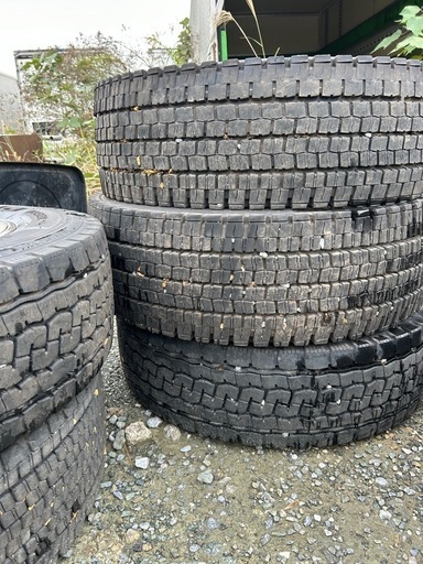 タイヤホイール付き245/70R19.5