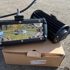 新品未使用　爆光　LED作業灯　2個セットの画像
