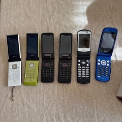 ガラケー6台の画像