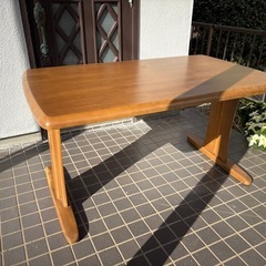 ダイニングテーブル　リビングテーブル