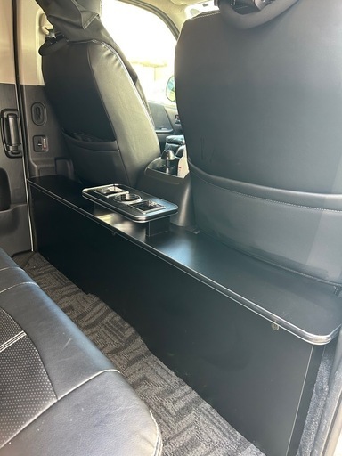 ハイエース　後部座席専用テーブル