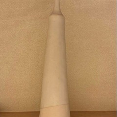 白い陶器の円錐形陶芸