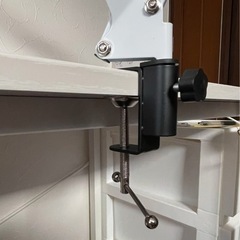 ★【新品未使用品】アーム型スマートフォンスタンド／寝ながらスマホスタンド【デスク/ベッド/テーブル/棚】【１個1000円・在庫数3個】の画像