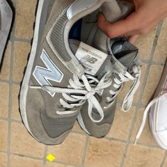 ナイキ、ニューバランス240の画像