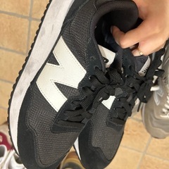 ナイキ、ニューバランス240の画像