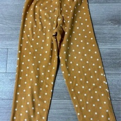 中古　セシール　フリースパジャマ　ハイネック　ドット柄　マスタード　Lサイズ　縫い跡ありの画像