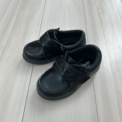 子供用　黒色革調シューズ　16センチ