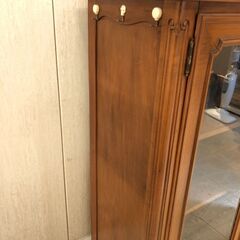 琉■13119■ガラス扉 飾り棚 キャビネット ヨーロッパ フランス イタリア アンティーク 鍵付き 家具 クラシック サイドボードの画像