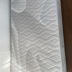 シモンズ　セミダブル　ベッド　マットレス　引っ越し間近なので売り切ります！　美品の画像