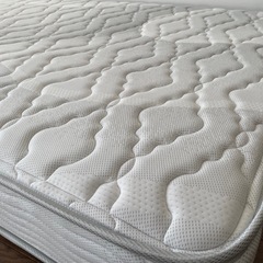 シモンズ　セミダブル　ベッド　マットレス　引っ越し間近なので売り切ります！　美品の画像