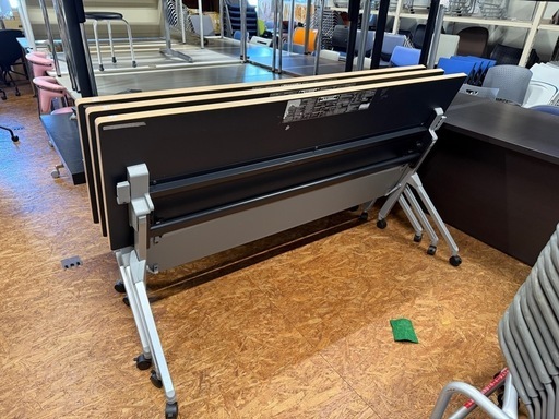 オカムラ　フォールディングテーブル　幅180 奥60 高さ72cm 折りたたみ