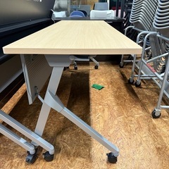 オカムラ　フォールディングテーブル　幅180 奥60 高さ72cm 折りたたみの画像