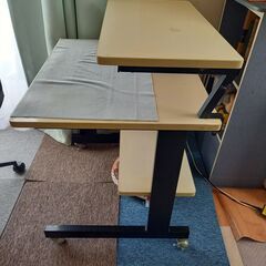 パソコンデスク