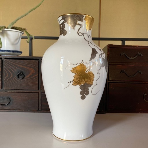 大倉陶園 金蝕ぶどう 花器 36cm