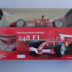 まるで実車、精巧なデザイン！「1／18ラジコンフェラーリ248　...