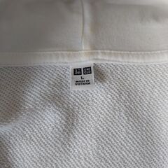 （取引中）美品 UNIQLO Lサイズ パーカーの画像