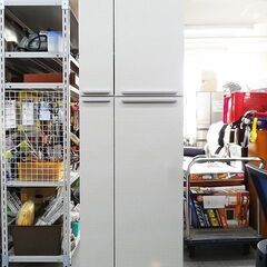 【恵庭】☆中古品☆掃除機収納庫 収納棚 幅57.5×高さ180×...