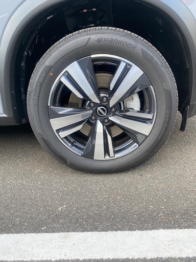 (値下げ中)T33エクストレイル　未使用
純正19インチタイヤホイール1台分セット