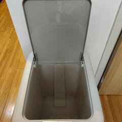 ニトリ　ゴミ箱　30Lの画像