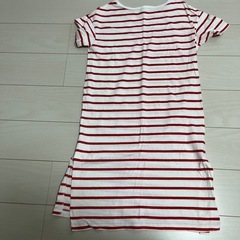 長いシマシマ模様のTシャツ