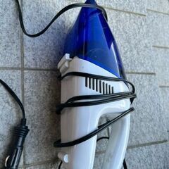 車内清掃用掃除機　＆　ワックス掛けの電動ローラーの画像
