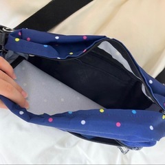 outdoorアウトドアボディバッグ青ネイビー黒ブラック水玉ドットボディーバック女の子小学生中学生の画像