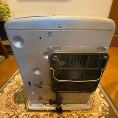 石油ファンヒーターの画像