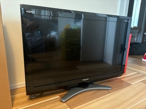 SHARP テレビ　　AQUOS LC-32E7\n