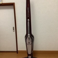エレクトロラックス　コードレス掃除機　バッテリー切れ　付属充電ス...