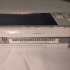 レトロゲーム機　良品　PSP３０００ パールホワイトの画像